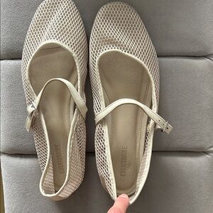 Cushionaire Women's Cream Mesh Flats